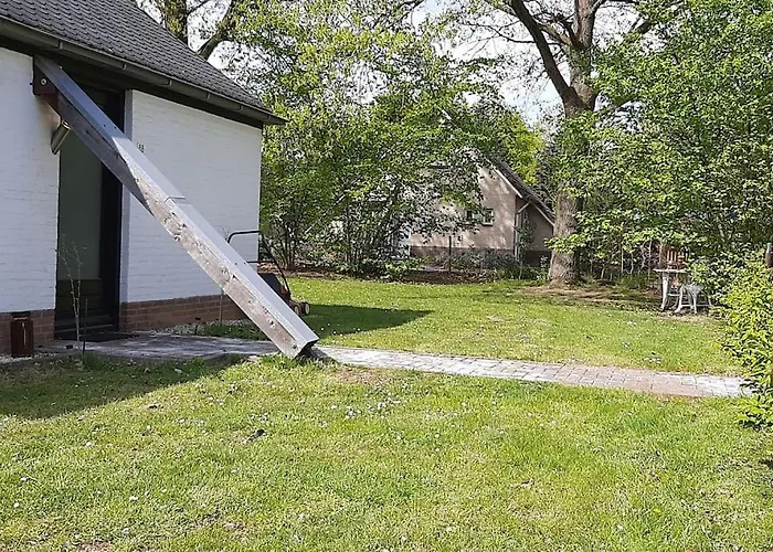 Vrijstaande Recreatievilla Met Ruime Omheinde Tuin