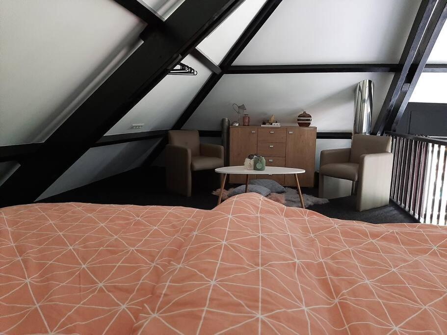 Vrijstaande Recreatievilla Met Ruime Omheinde Tuin *