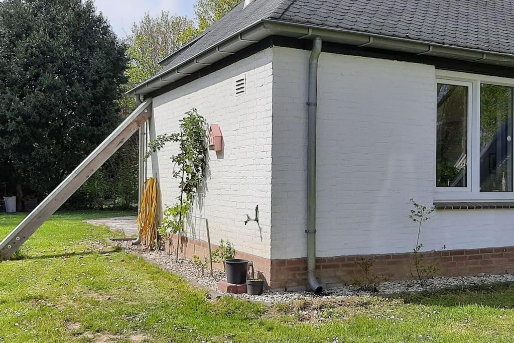 Holiday home Vrijstaande Recreatievilla Met Ruime Omheinde Tuin *