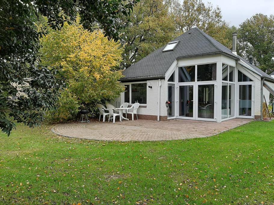 Vrijstaande Recreatievilla Met Ruime Omheinde Tuin Holiday home Posterholt