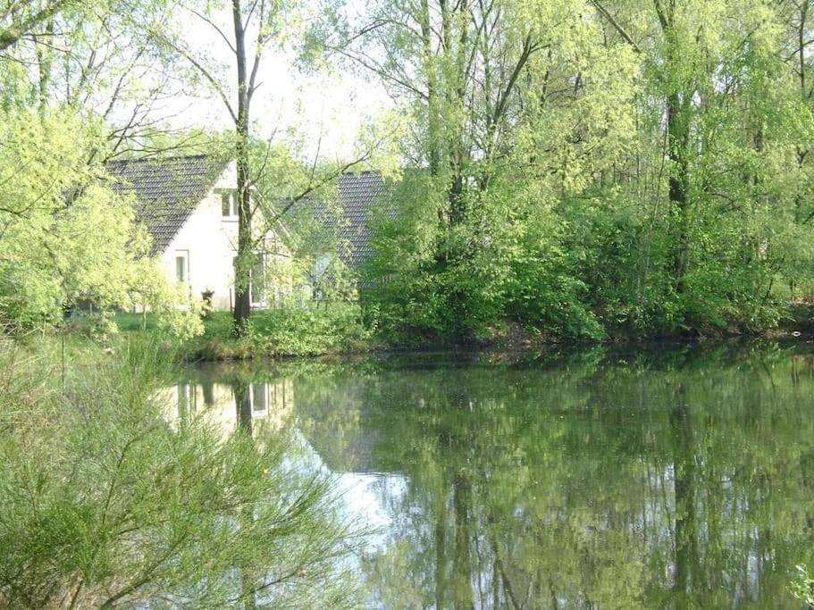 Vrijstaande Recreatievilla Met Ruime Omheinde Tuin Posterholt